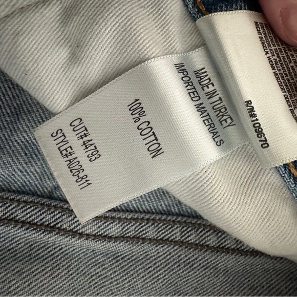 AGOLDE Parker Vintage Cut Off Shorts in Caution - Picture 5 of 6